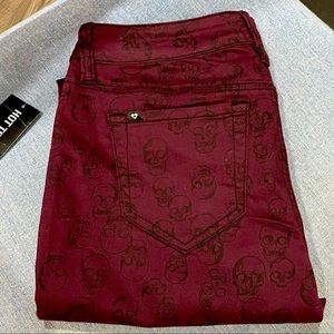 Blackheart skull skinny jeans NWT